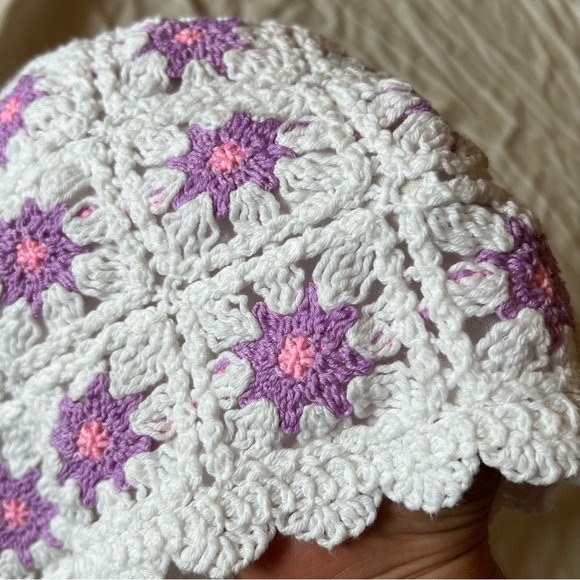 Beautiful, crochet, scalloped edge, girls, crop top size medium. - Picture 3 of 15